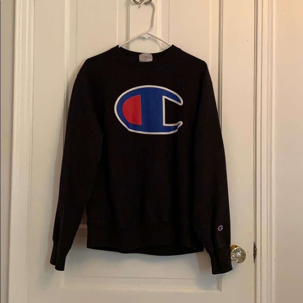 Champion sweatshirt size medium in men’s